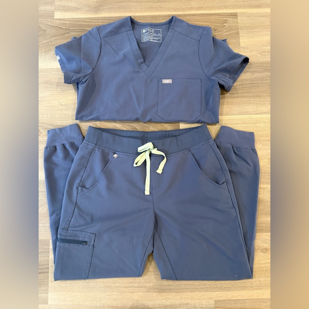 Women’s Figs Scrub Set